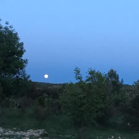 Le Castellas - En Pleine Nature Montmirat