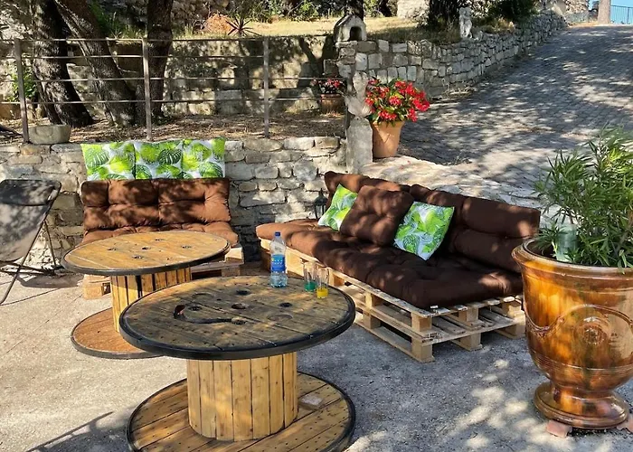 Casa de Férias Le Castellas - En Pleine Nature Montmirat